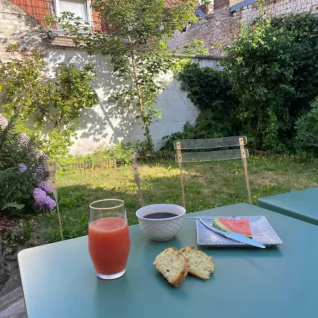 La Charmante Petite Maison * Croix