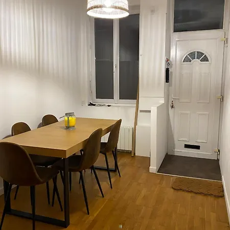 La Charmante Petite Maison Hébergement de vacances Croix