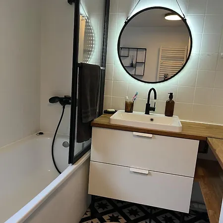 La Charmante Petite Maison Croix